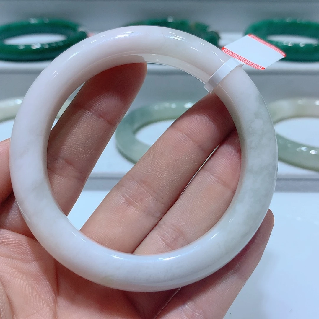 独山玉未镶嵌手镯