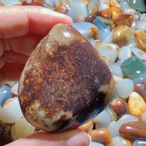 和田玉未镶嵌珠宝奇石102克