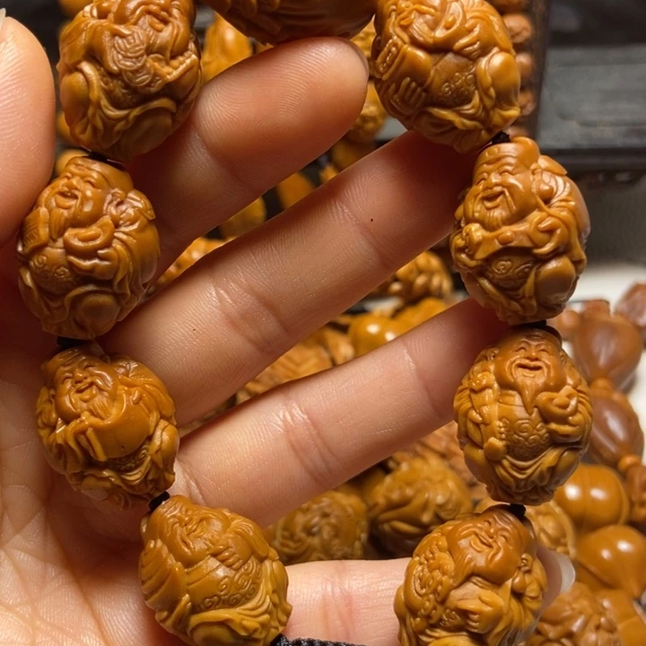 【闪购商品】橄榄核吊坠八方财神1.9