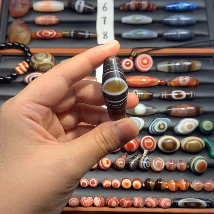 玛瑙/玉髓颈饰未镶嵌虎*山