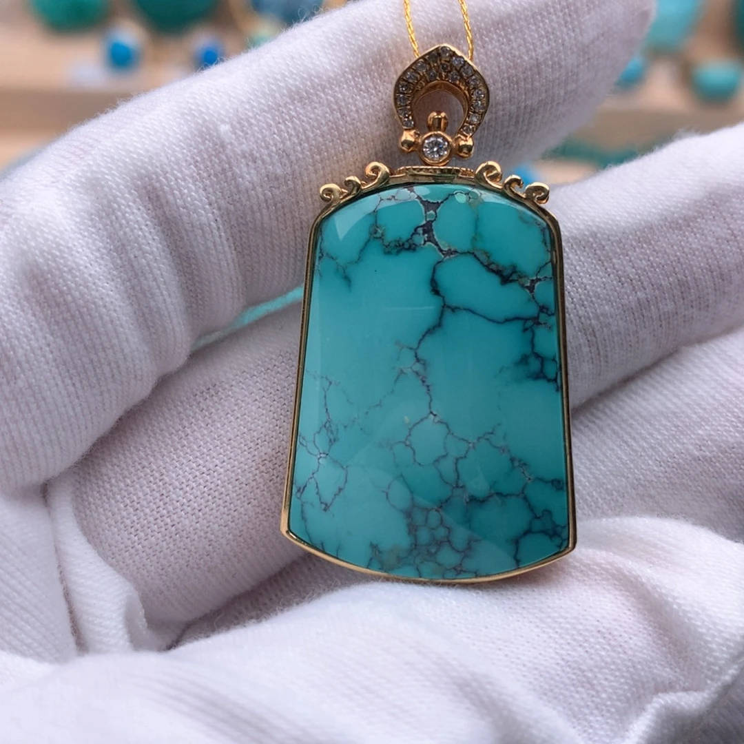 18K金镶嵌绿松石珠宝奇石