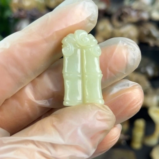 和田玉颈饰未镶嵌独*