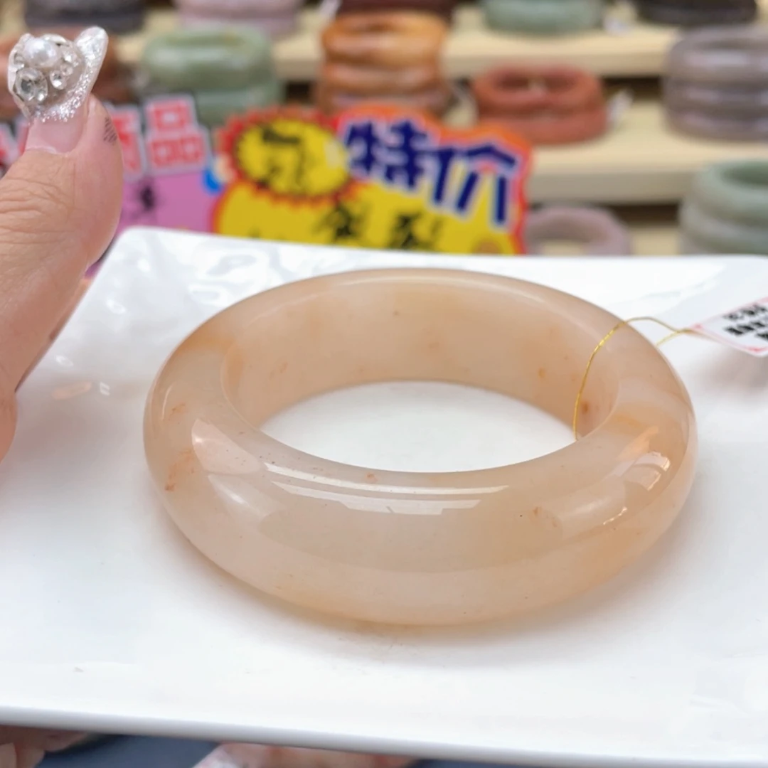 【闪购商品】石英质玉手镯未镶嵌P****m