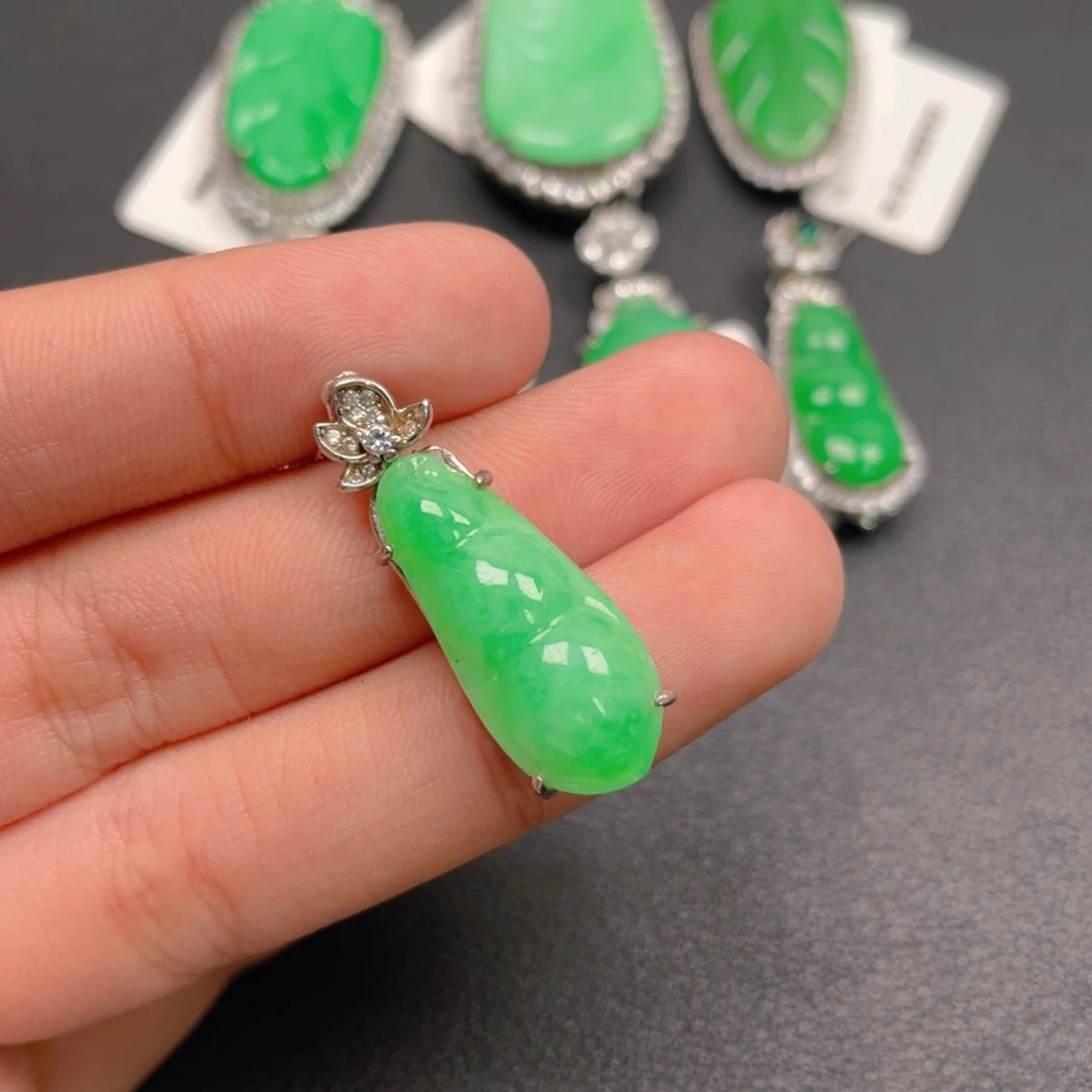 翡翠银S925镶嵌颈饰