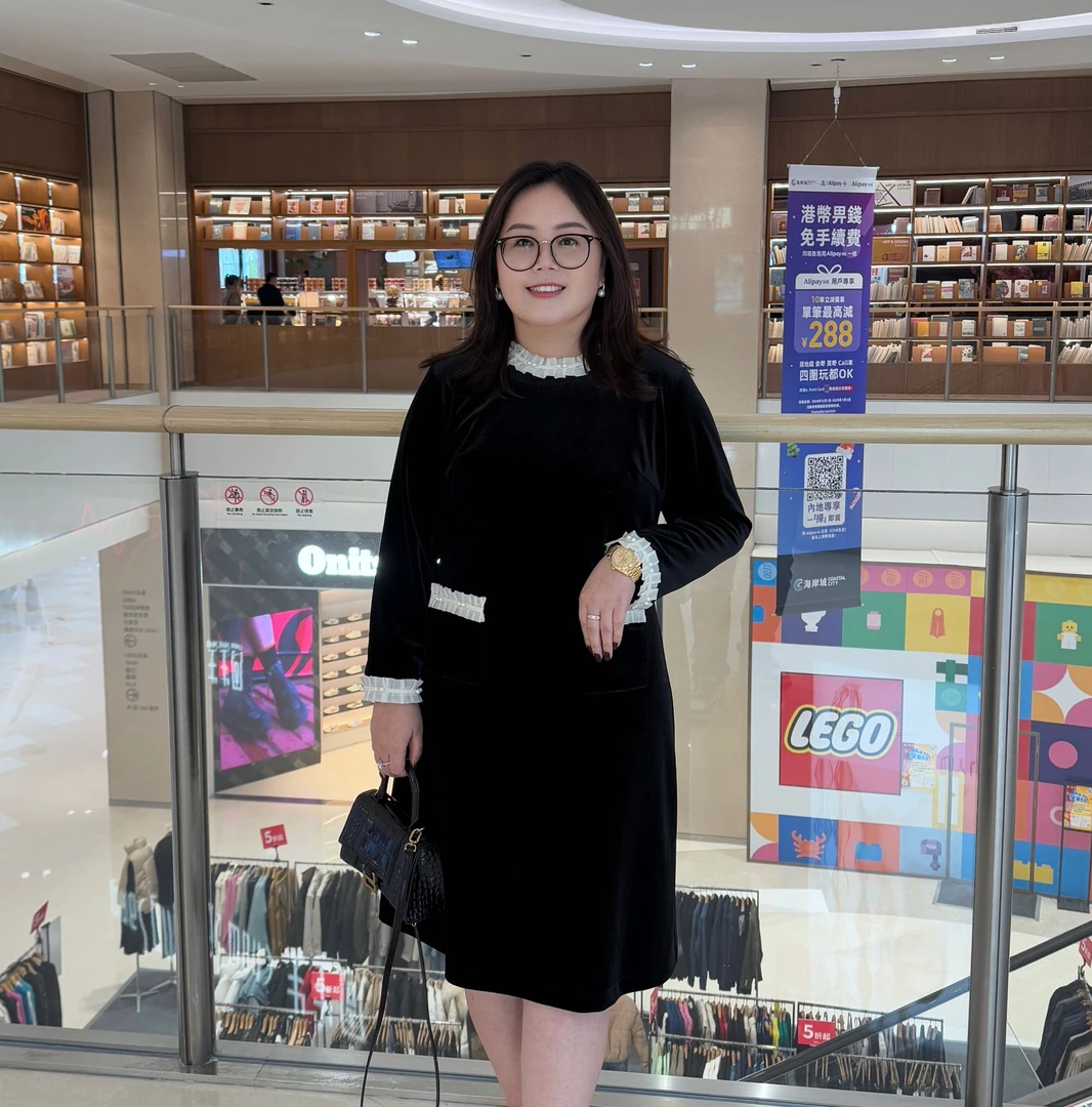 【深圳霞姐】春季新品上新大码女装丝绒珍珠压褶连衣裙