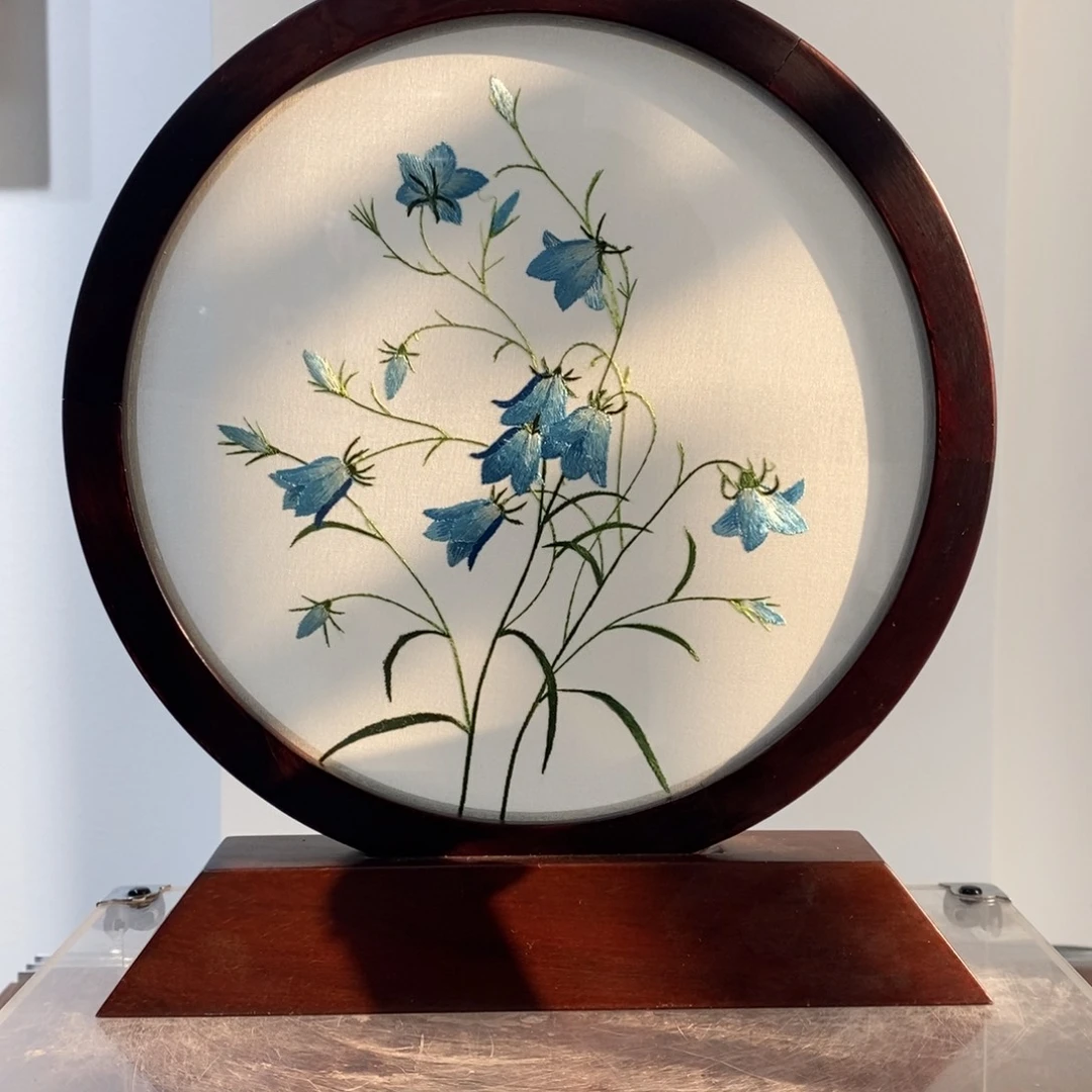 刺绣纯手工制作风铃花