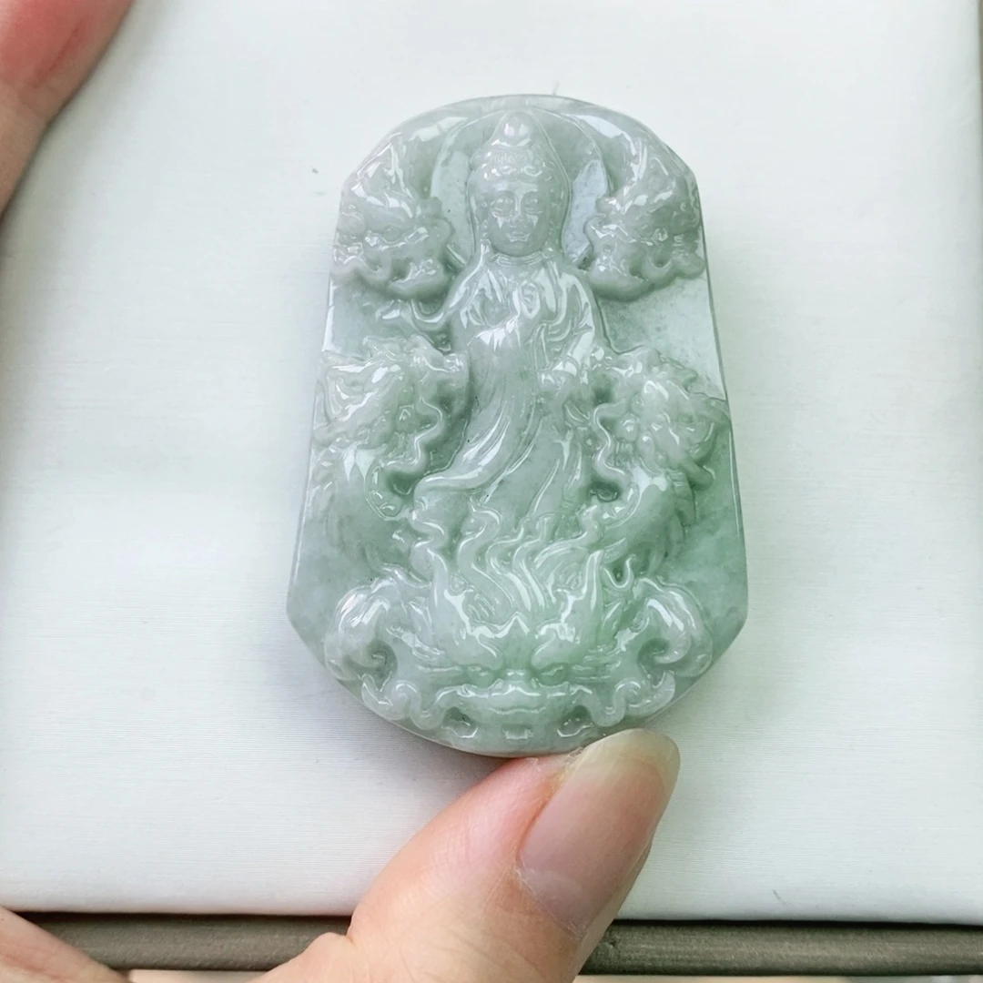 翡翠未镶嵌颈饰九龙观音