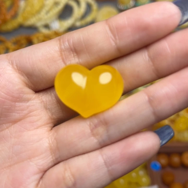 蜜蜡未镶嵌珠宝奇石-160-天然蜜蜡满蜡饱满桃心屁桃