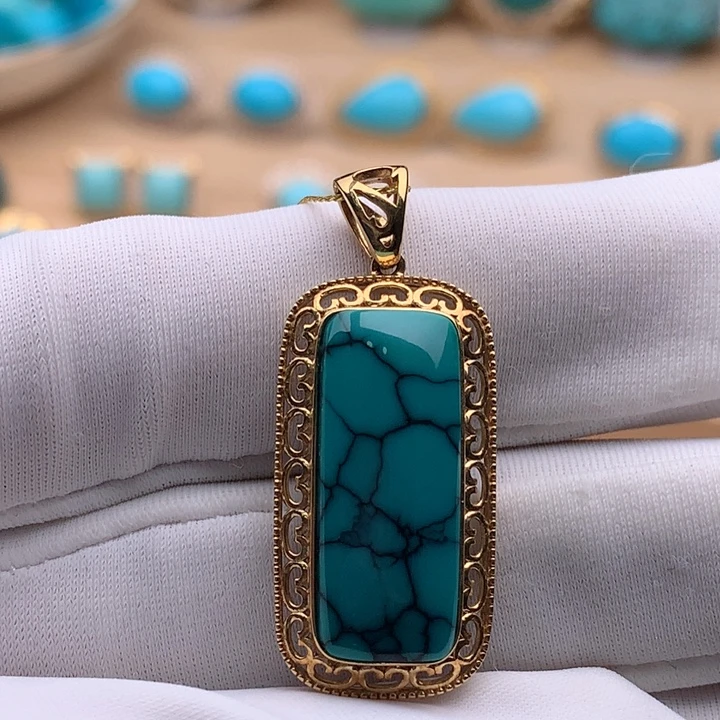 绿松石18K金镶嵌珠宝奇石