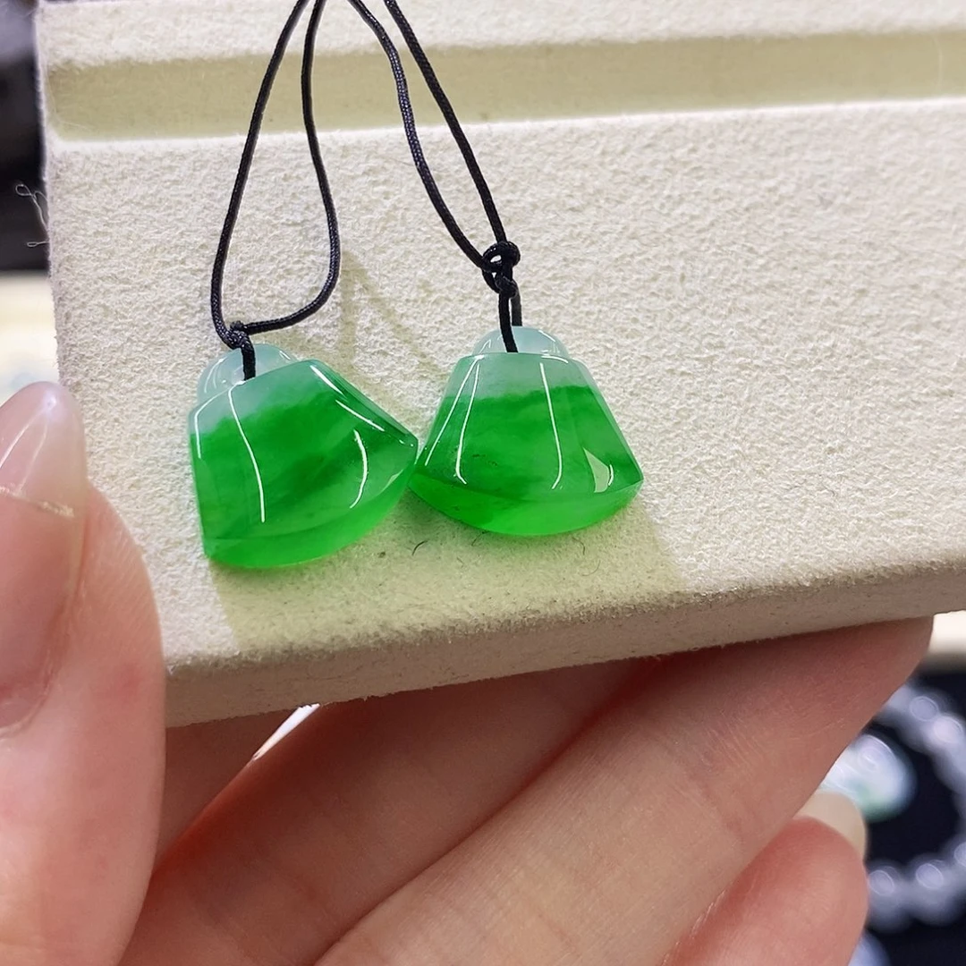 翡翠未镶嵌挂件特价