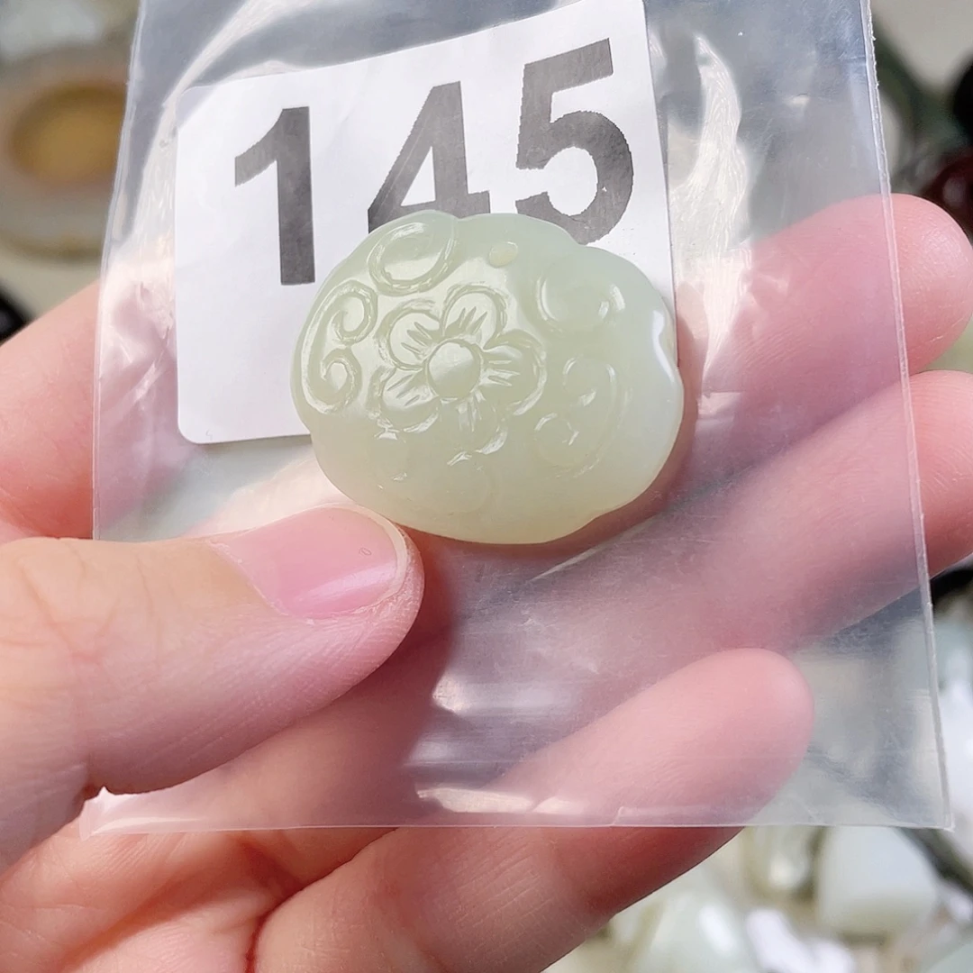 和田玉（糖玉）未镶嵌颈饰