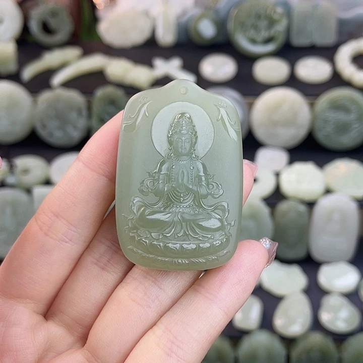 清***月和田玉未镶嵌颈饰