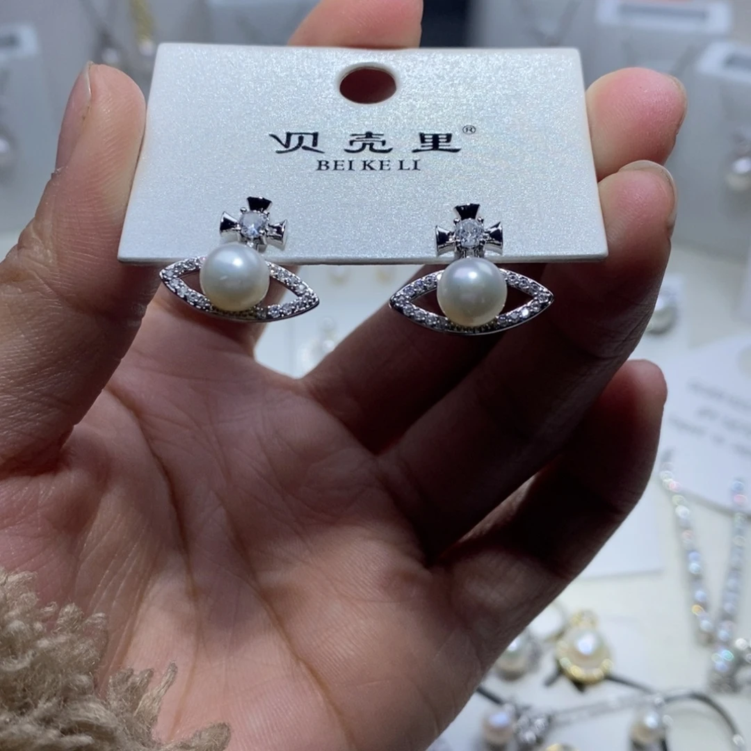 淡水珍珠耳饰未镶嵌