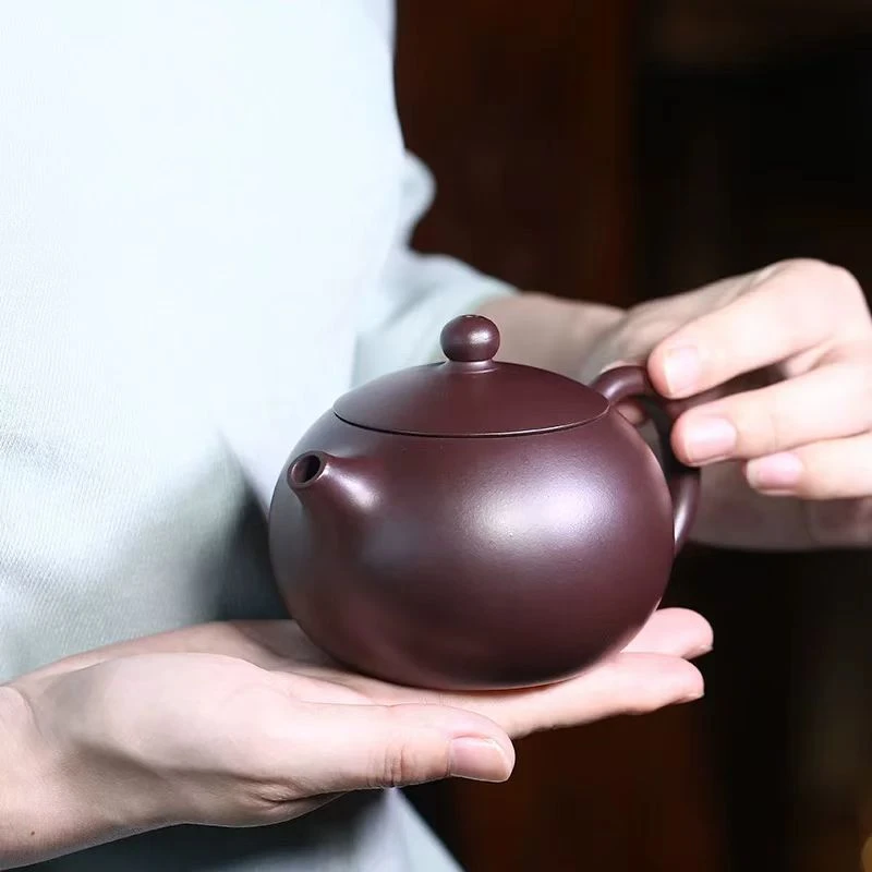 宜兴紫砂 紫茄泥光器西施  周粉兰