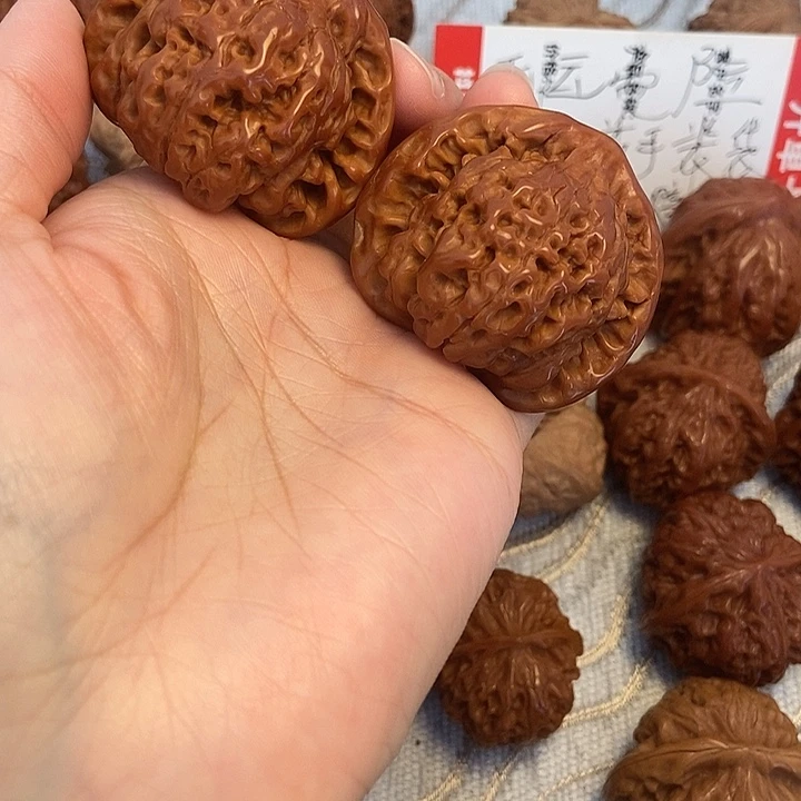 吊坠文玩核桃45官帽有瑕疵