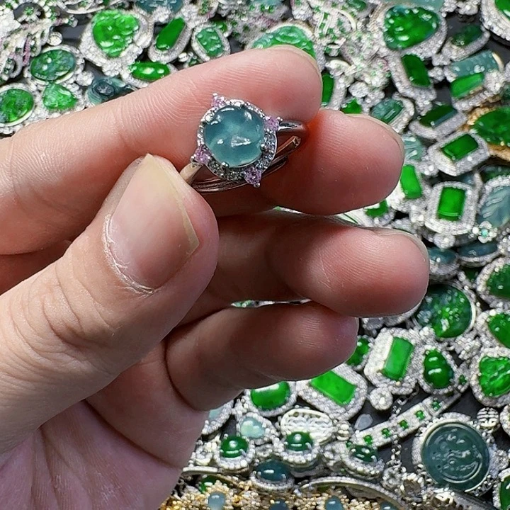 翡翠颈饰未镶嵌天然A货翡翠放漏