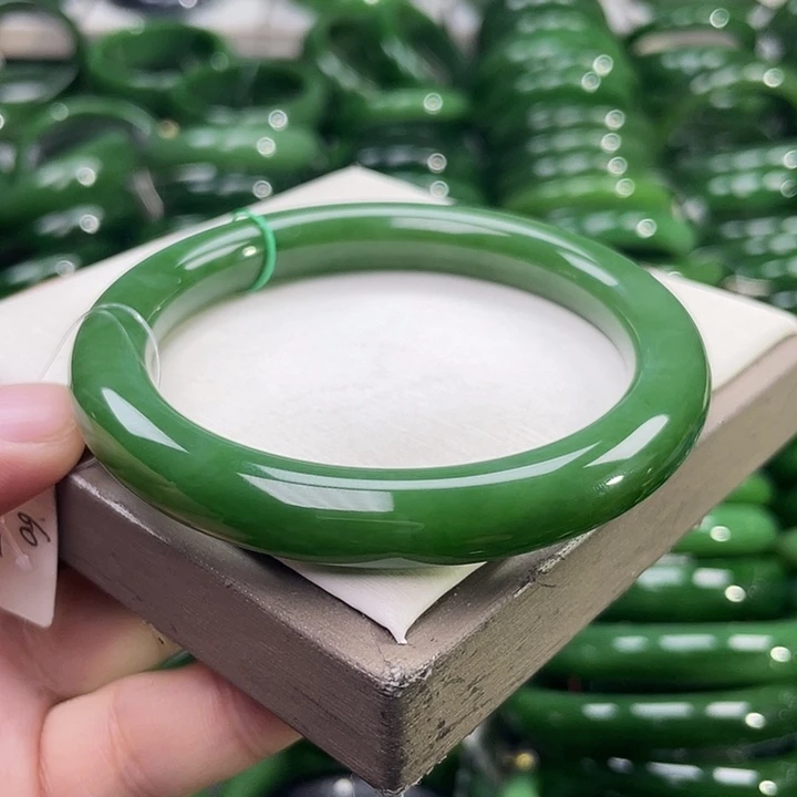 未镶嵌手镯和田玉（碧玉）