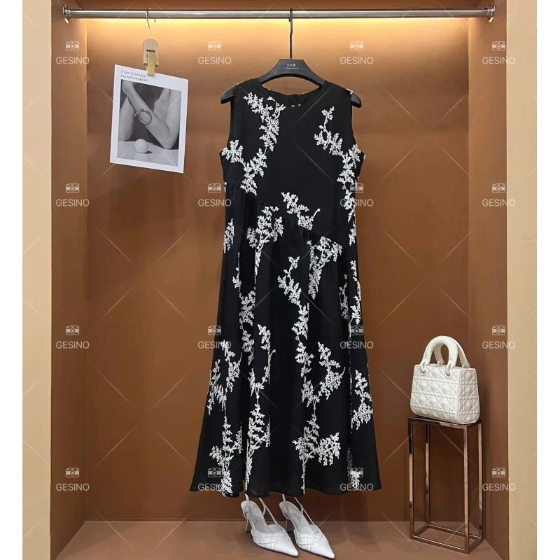 【露】夏季新款复古时尚百搭印花无袖连衣裙 H-052
