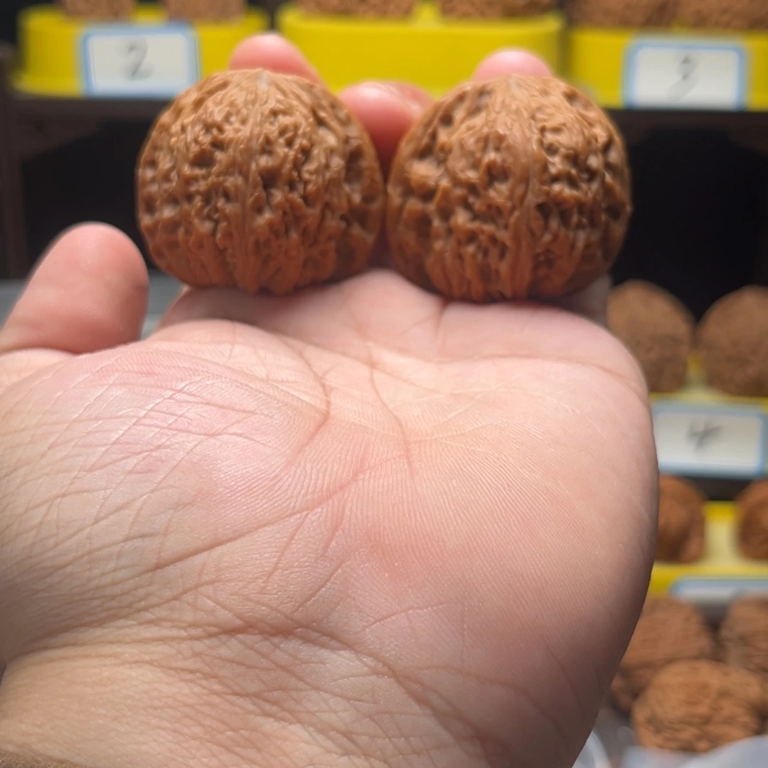 把件文玩核桃玩*球疆