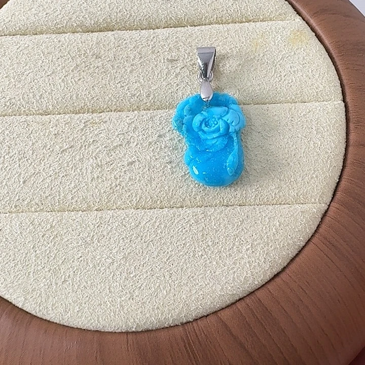 绿松石未镶嵌颈饰