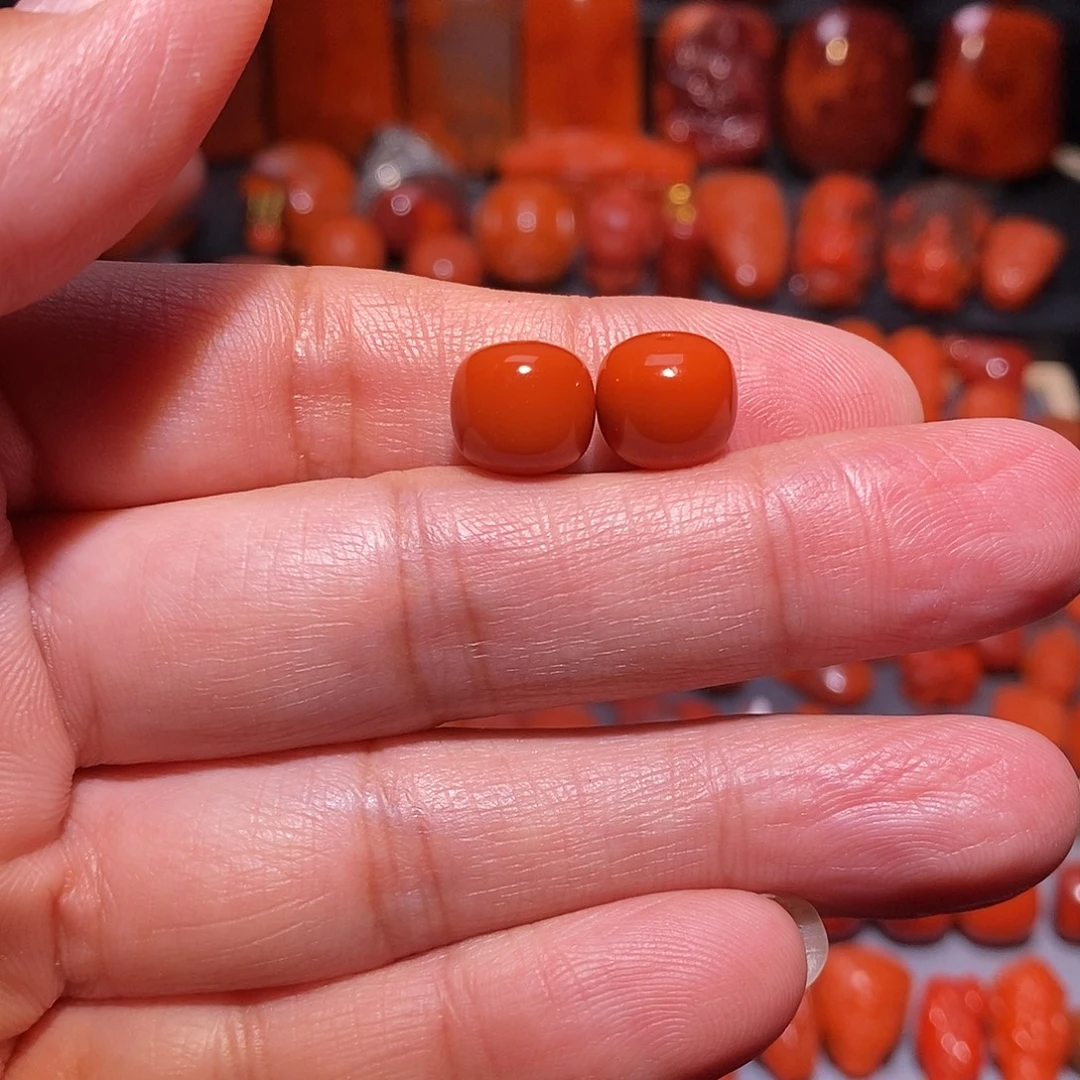 骆****南红玛瑙未镶嵌老型1.0对珠