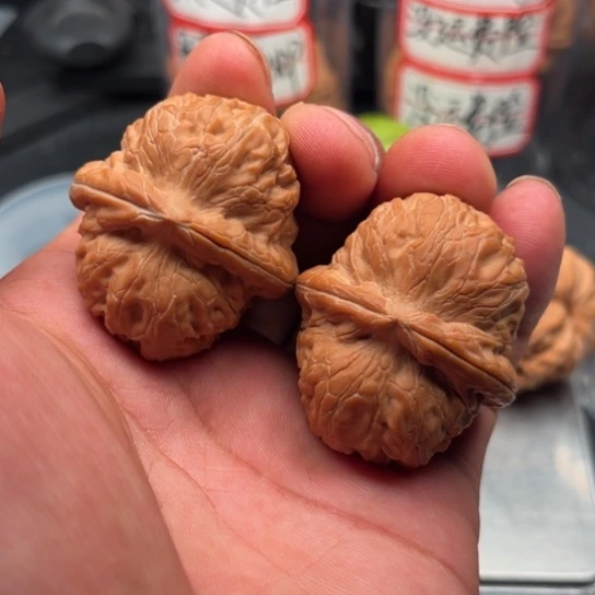 把件文玩核桃元宝42.5