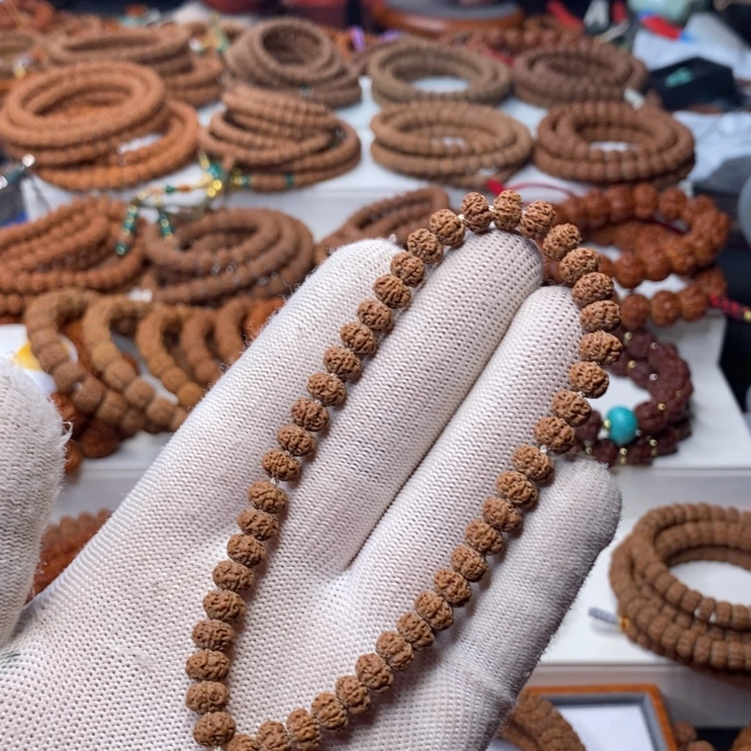 手串金刚菩提五瓣飞碟老树梅花，尺寸7.8