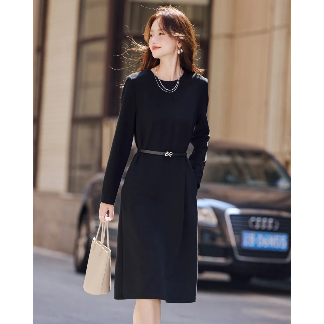 尚静通勤风赫本风慵懒知性连衣裙2025秋季新款高腰中裙小黑裙微弹