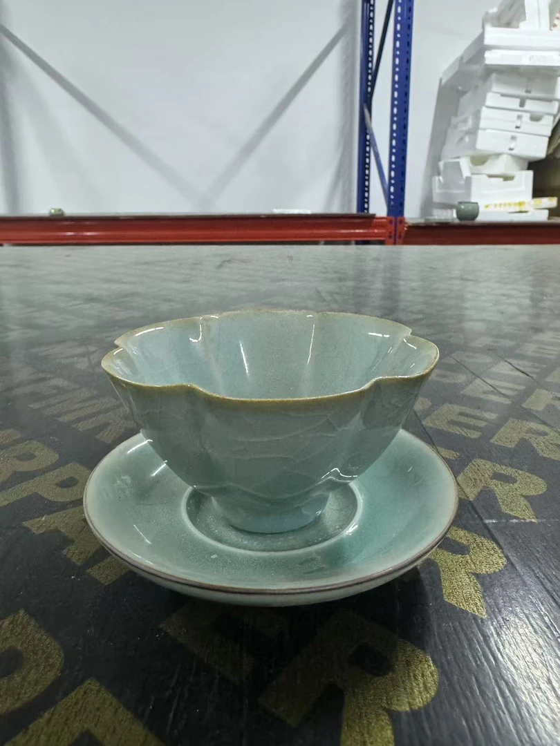 龙泉青瓷荷口杯