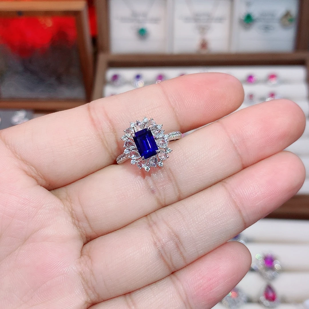 18K金镶嵌蓝宝石戒指1.53ct/七天无理由