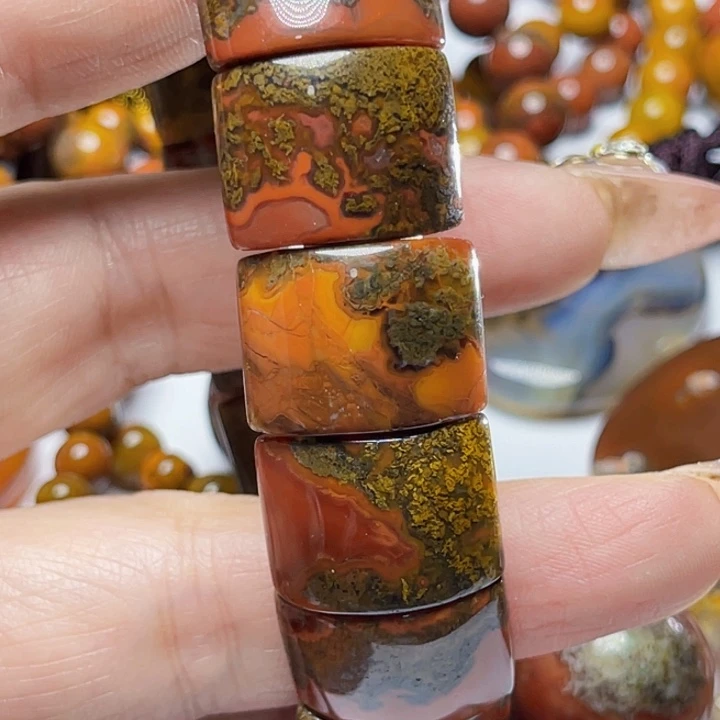 玛瑙/玉髓颈饰未镶嵌金*