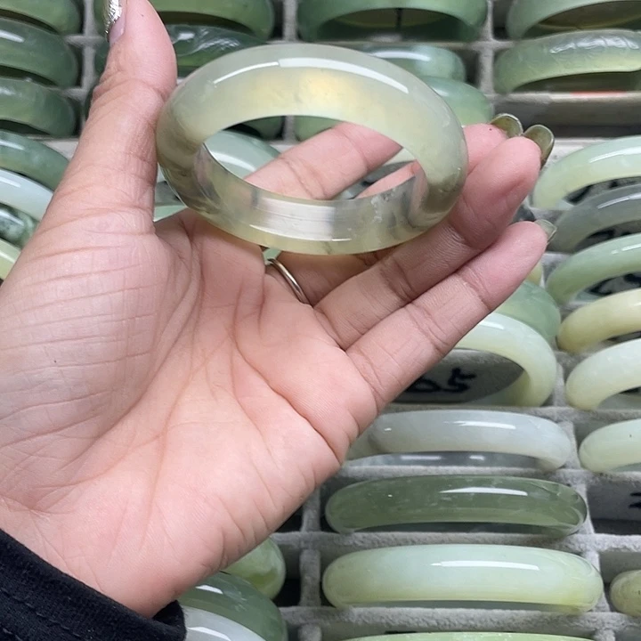 蛇纹石玉未镶嵌手镯277