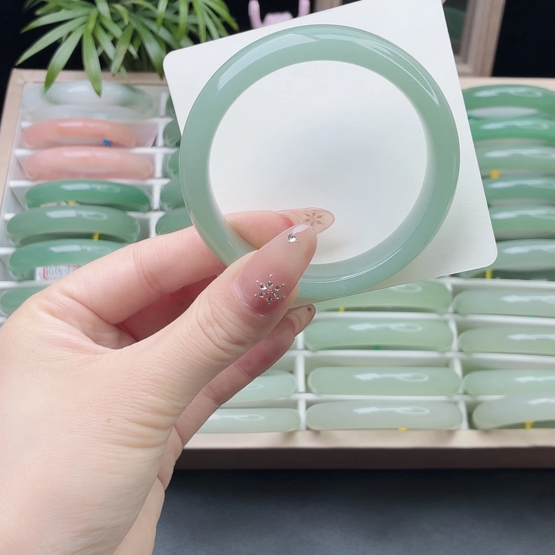 石英质玉未镶嵌手镯