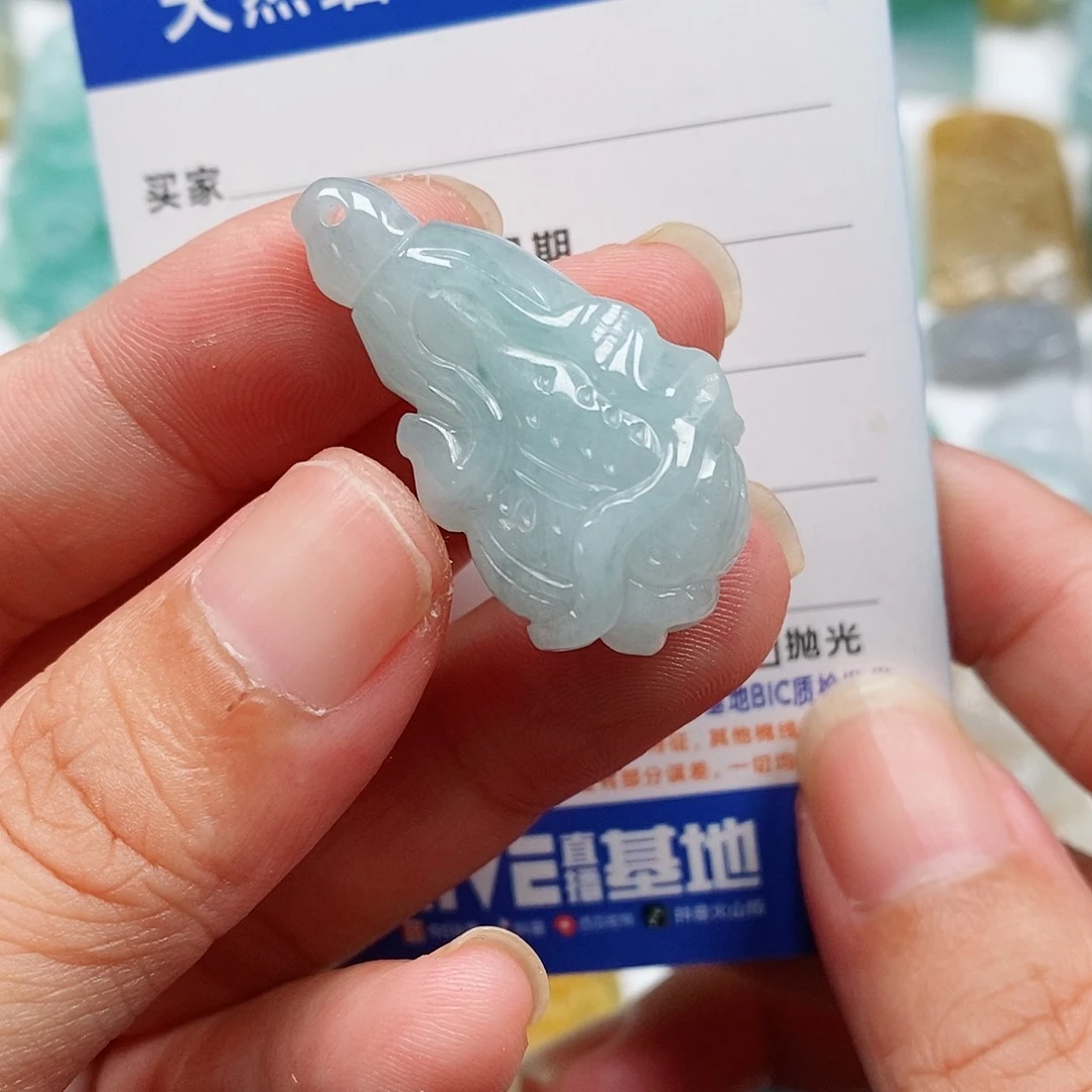 翡翠未镶嵌颈饰白菜