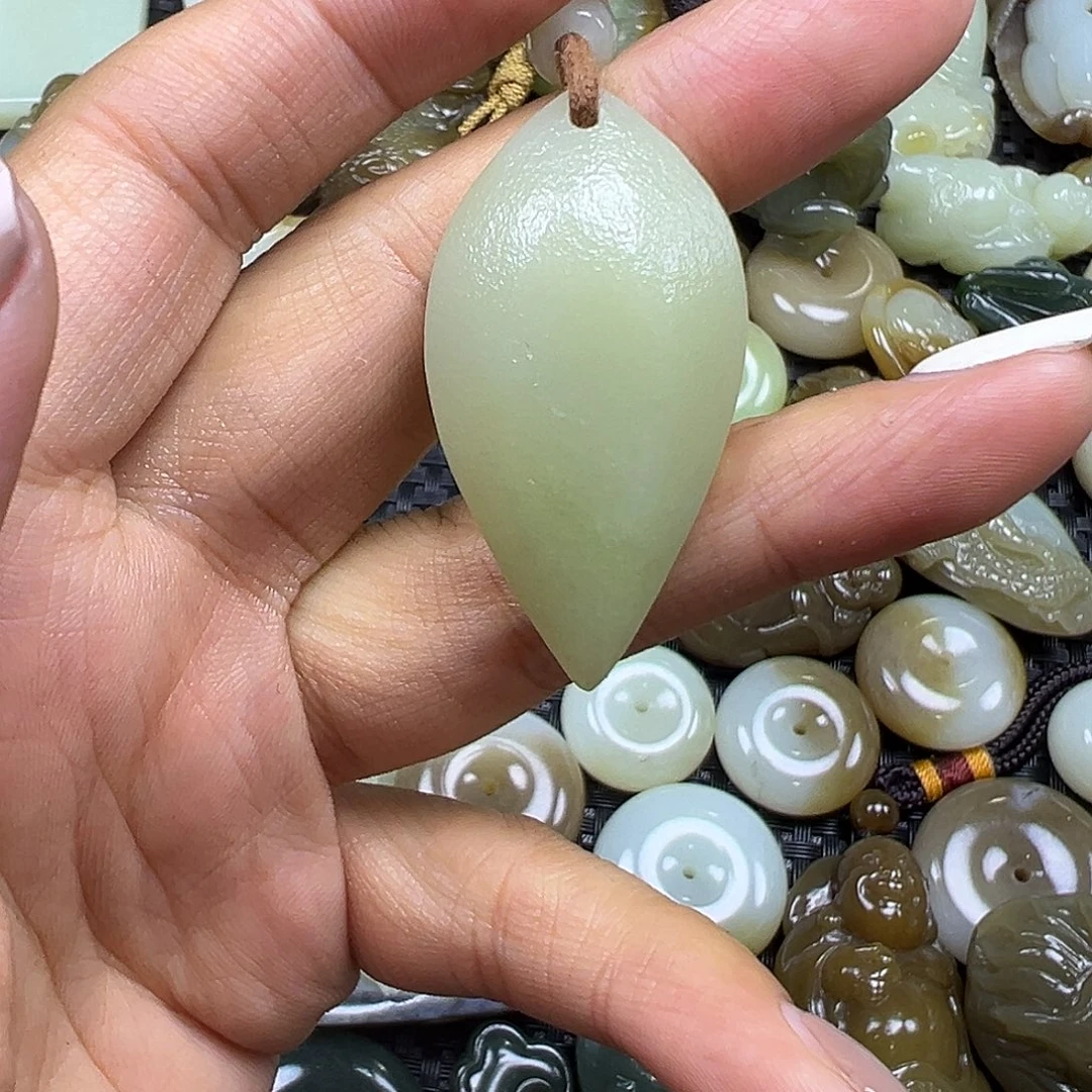 和田玉未镶嵌颈饰卡43.5