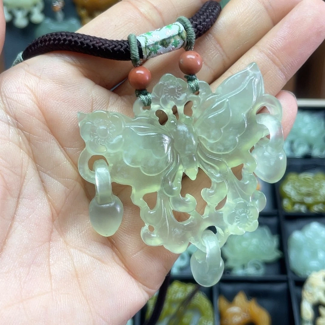 蛇纹石玉未镶嵌颈饰ˉ****孩
