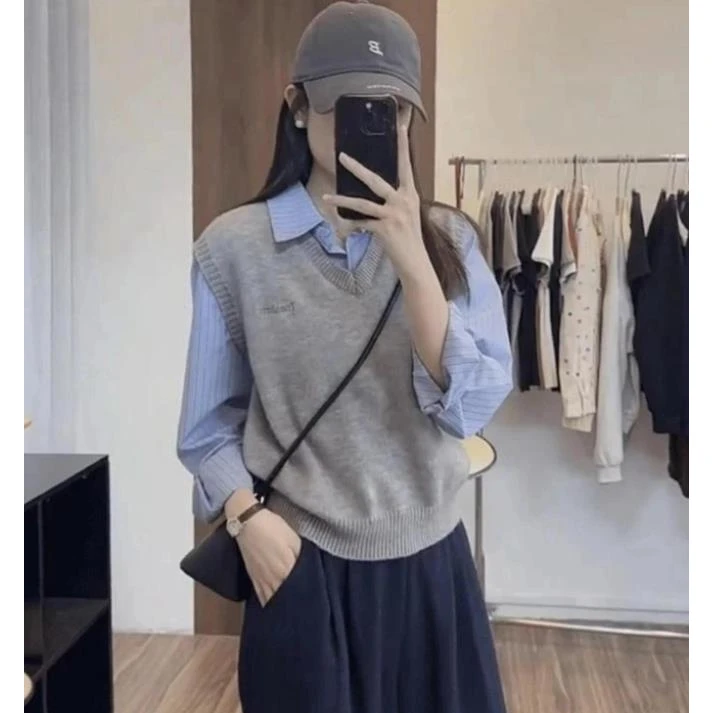 V领减龄外搭学院风2025秋装新款短款设计感马甲感假两件上衣