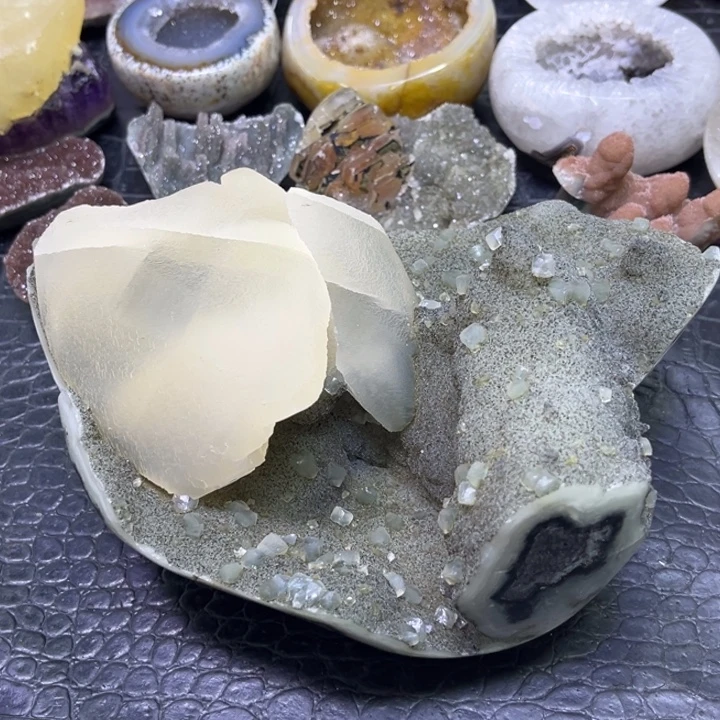 ③***③水晶未镶嵌珠宝半成品