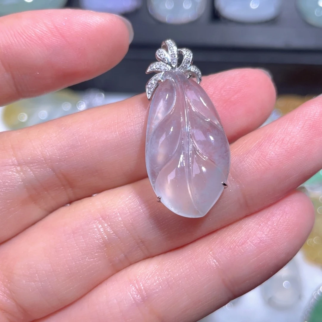 颈饰18K金镶嵌翡翠翡翠