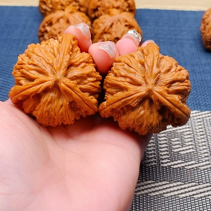 新***峰文玩核桃吊坠三棱