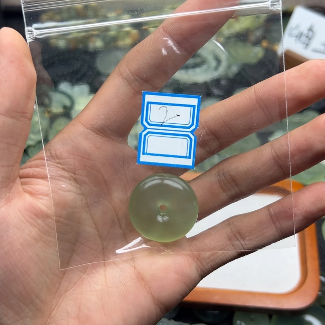 头***熙蛇纹石玉未镶嵌颈饰平安扣2