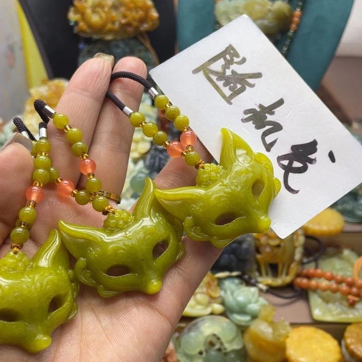 蛇纹石玉合金颈饰