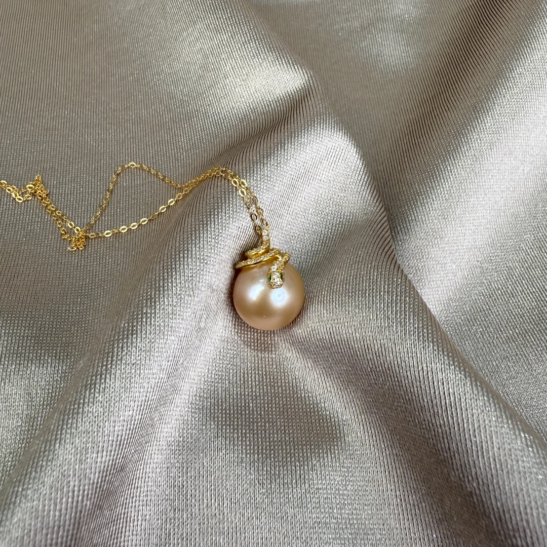 【宝儿推荐】 淡水珍珠 中国红 灵蛇 正圆 强光 微瑕13-14mm