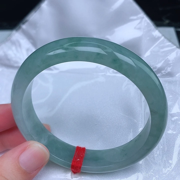 翡翠手镯未镶嵌天然