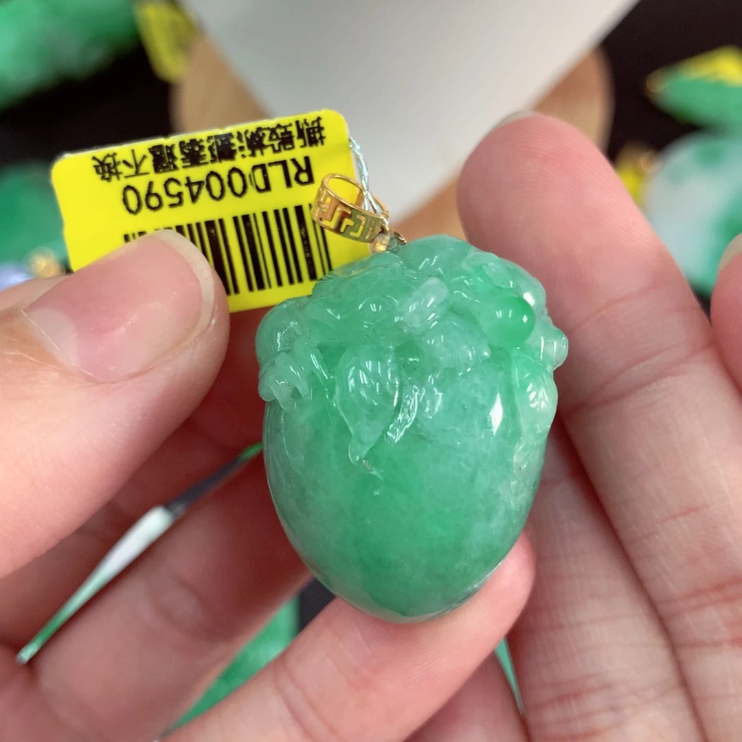 颈饰18K金镶嵌翡翠
