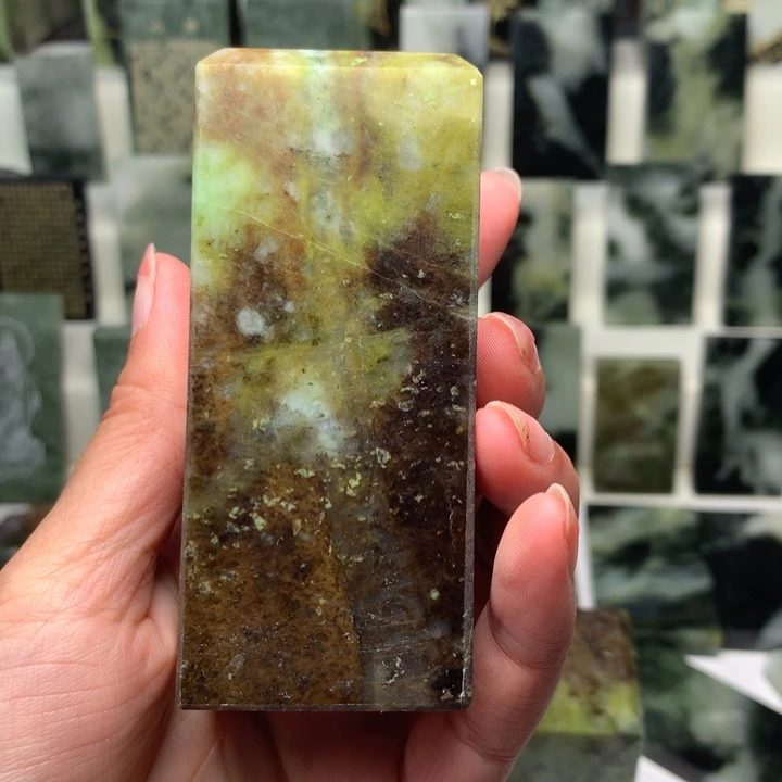 独山玉颈饰未镶嵌L****n