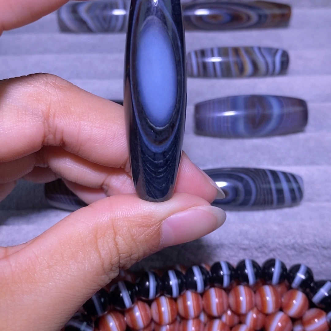 哈***哈未镶嵌玛瑙/玉髓珠宝奇石