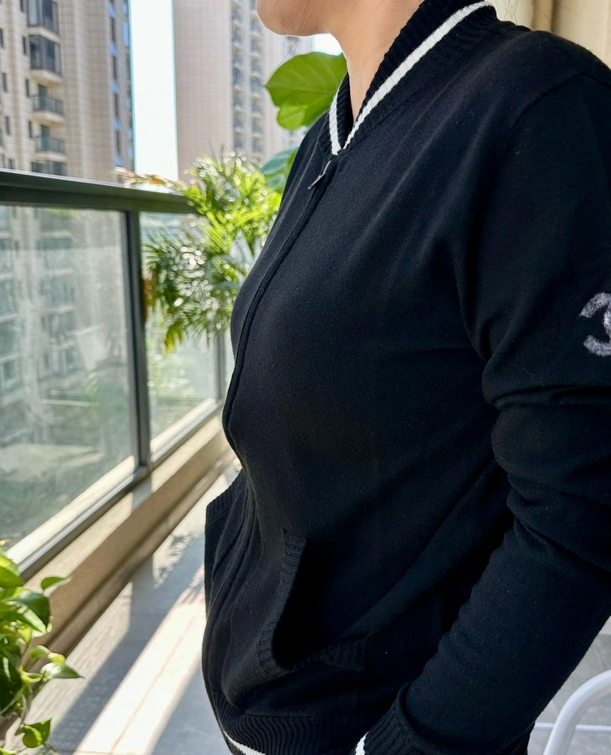 香黑色棒球领 针织开衫uniform159492