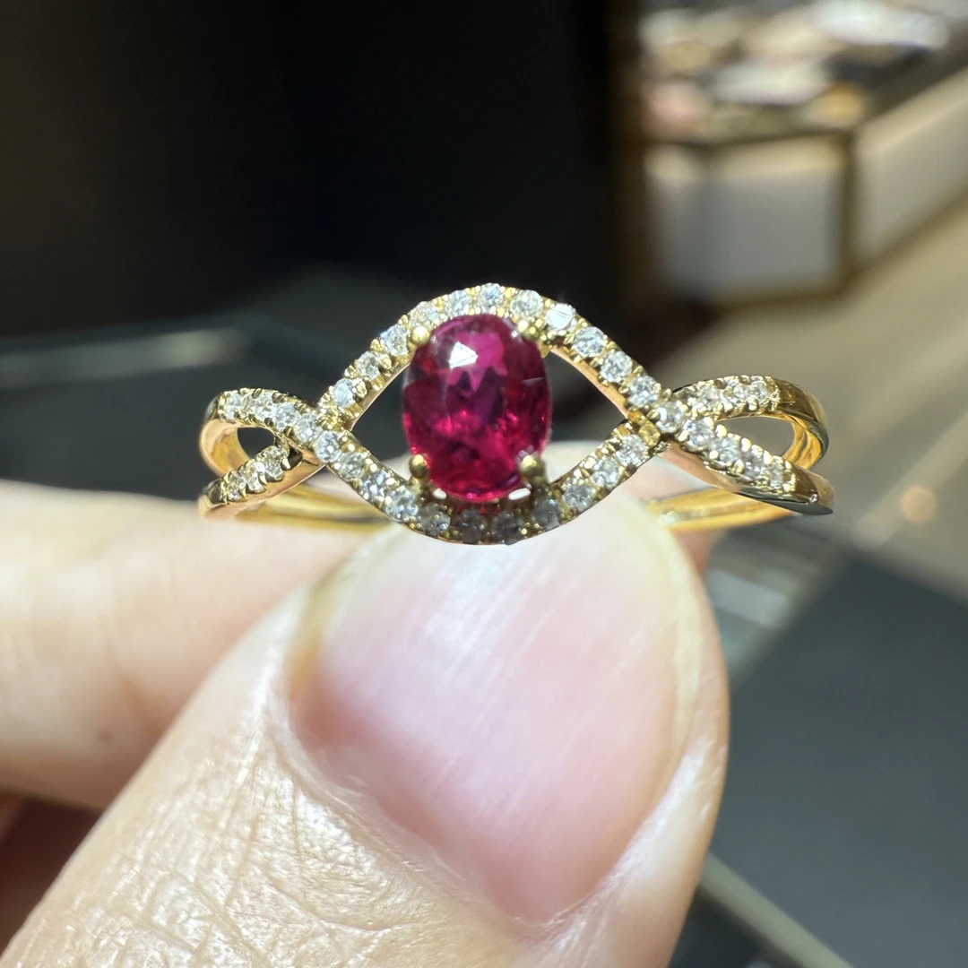 18k红宝石椭圆戒指约0.35ct交叉设计灵动优雅