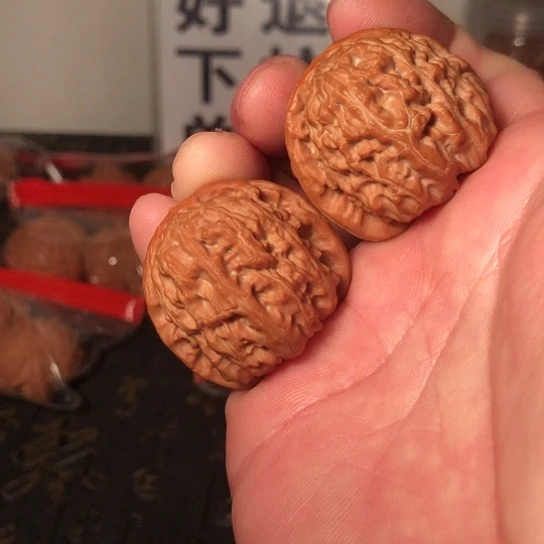 文玩核桃把件白狮子36